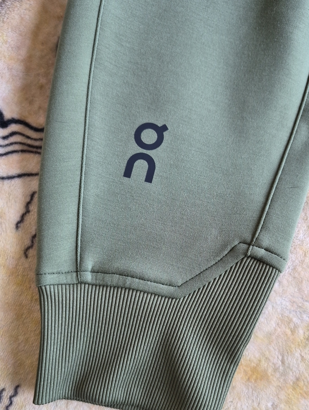 NWT On Running Taiga Sweat Pants Men Size Small Green Soft Joggers - Picture 11 of 13